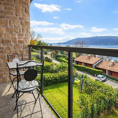 View, Pool, Near Beach, Pinball, Darts Arcade Dom wakacyjny Laveno-Mombello